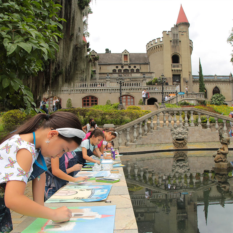 Painting Workshops in the Museo El Castillo 
