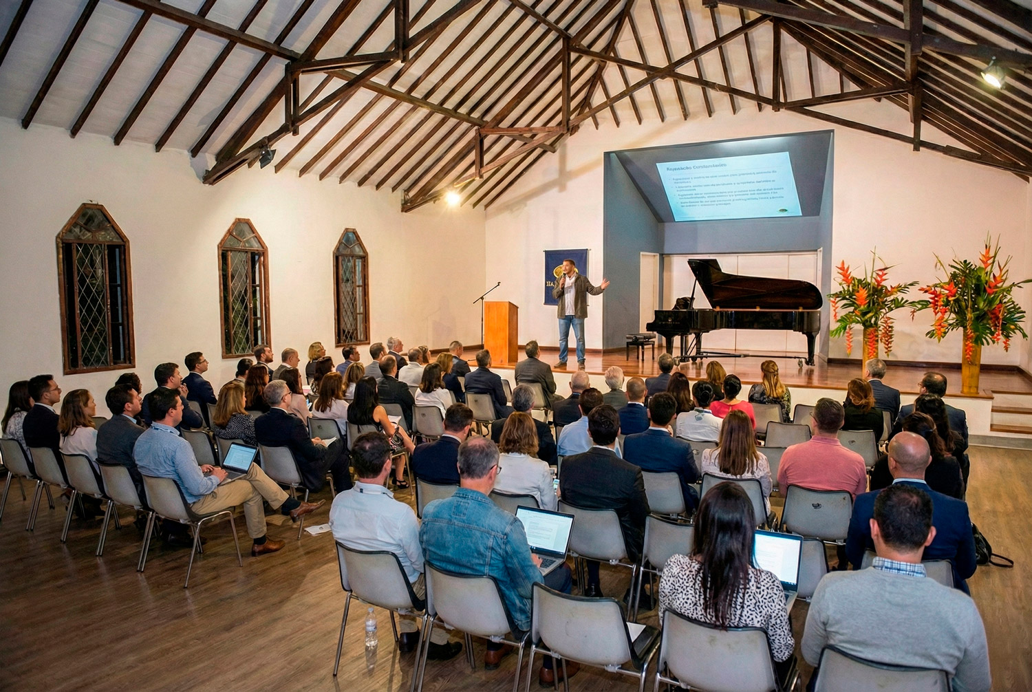 Conferencias de geopolítica - Escuela de artes, cursos y talleres - Museo el Castillo